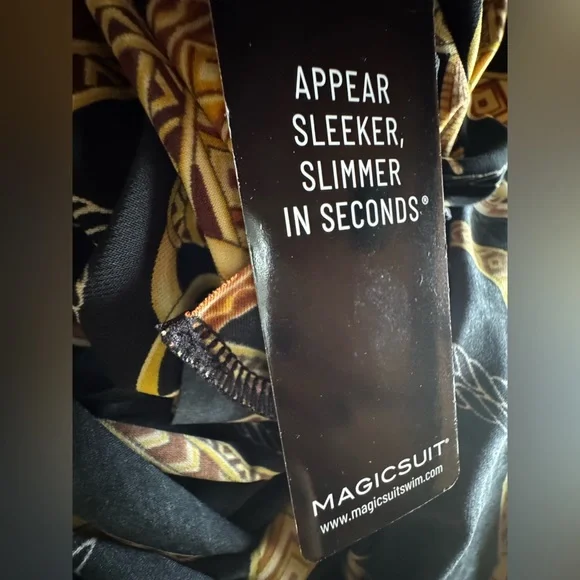 Magicsuit Black and Gold Chain Pattern Top Size 12 NEW with tags - Picture 9 of 10